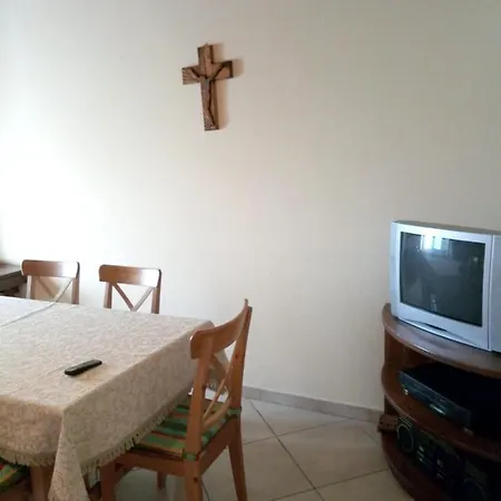 With One Bedroom In Montefabbri With Wonderful Mountain View 15 Km From The Beach Apartamento