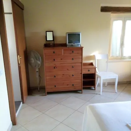 With One Bedroom In Montefabbri With Wonderful Mountain View 15 Km From The Beach Apartamento *