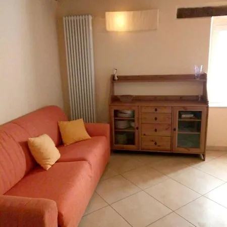 With One Bedroom In Montefabbri With Wonderful Mountain View 15 Km From The Beach Apartamento *