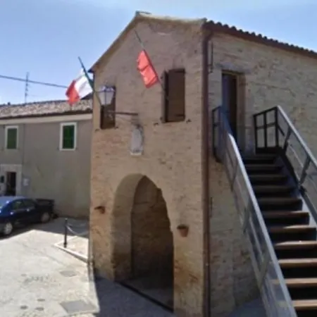 With One Bedroom In Montefabbri With Wonderful Mountain View 15 Km From The Beach Apartamento