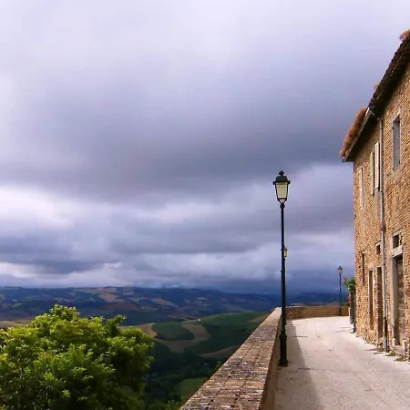 With One Bedroom In Montefabbri With Wonderful Mountain View 15 Km From The Beach Apartamento
